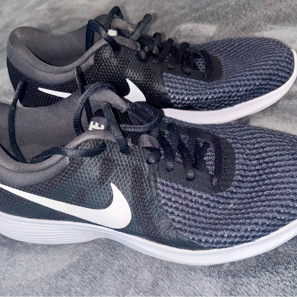 Nike Black and White Women's Sneakers